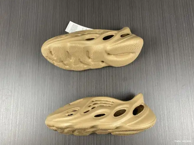 hype GW3354 Ochre Foam RNNR Adidas Yeezy 0515